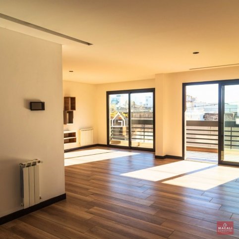 Depto 2 dorm, 115m² con cochera — Centrico