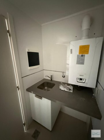 Depto 2 dorm, 83m² con cochera — Mitre y Alem