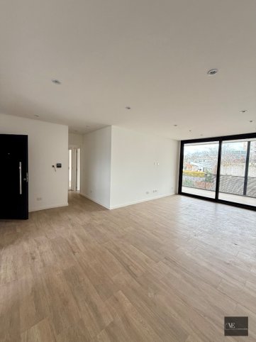 Depto 2 dorm, 108m² a estrenar con cochera y pileta — Zona centro