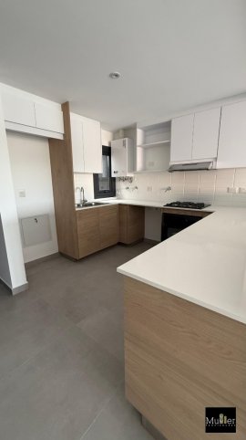Depto 2 dorm, 101m² con cochera — Avenida Avellaneda