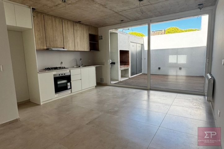 Depto 2 dorm, 133m² con cochera — 4 de Abril