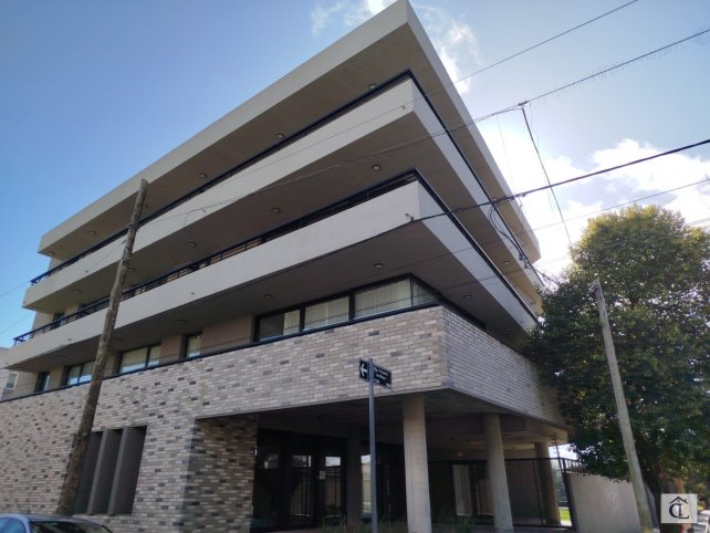 Depto esquinero a estrenar, 60m², 2 dorm, 2 baños, con pileta y balcón