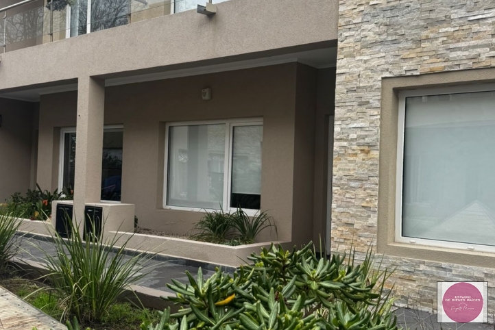 Depto 2 dorm, 100m² con cochera y pileta — Payro y Monseñor de Andrea