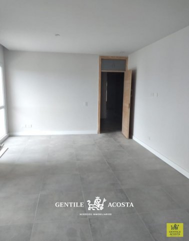 Depto 2 dorm, 90m² con cochera — Bolivar al 300