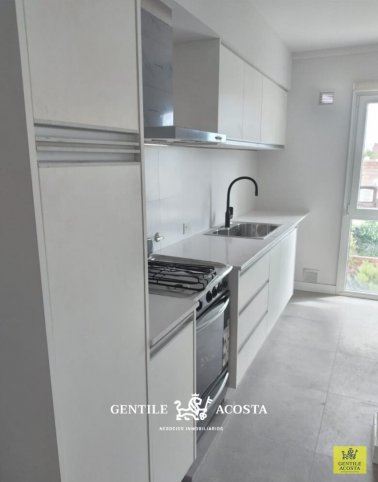 Depto 2 dorm, 90m² con cochera — Bolivar al 300