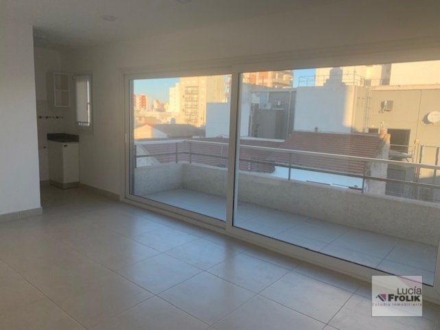 Depto 2 dorm, 2 baños en San Martin 400