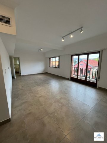 Depto 3 dorm, 100m² con balcón — Constitución y Fuerte Independencia
