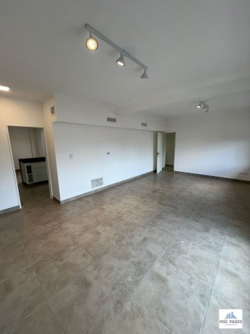 Depto 3 dorm, 100m² con balcón — Constitución y Fuerte Independencia