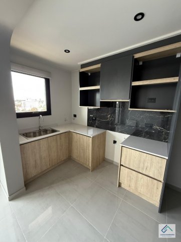 Depto. 2 dorm, 80m² en 4 de Abril 1024 — Semipisos con terraza
