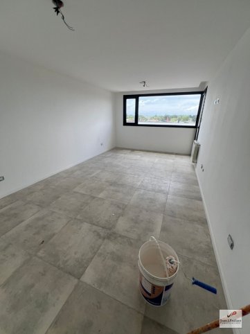 Depto 2 dorm, 87m² con cochera y ascensor — Uriburu al 1000