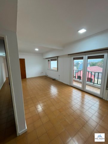 Depto 3 dorm, 100m² con cochera y balcón — Constitución 510