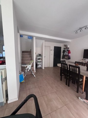 Depto 2 dorm, 80m² con cochera y balcón — Montiel