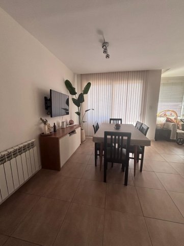 Depto 2 dorm, 80m² con cochera y balcón — Montiel