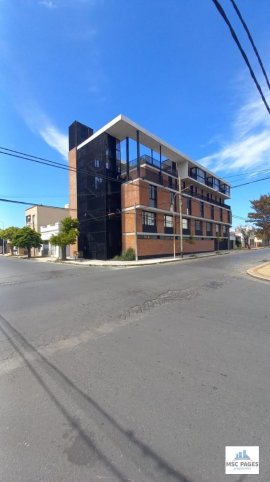 Depto 2 dorm, 80m² con cochera — Montevideo y Roca
