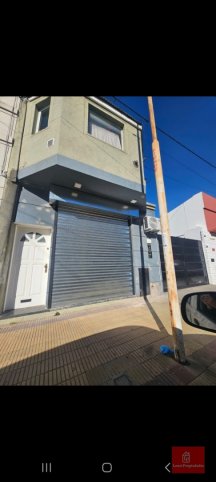Depto 1 dorm, 70m² en planta alta — Paz 900