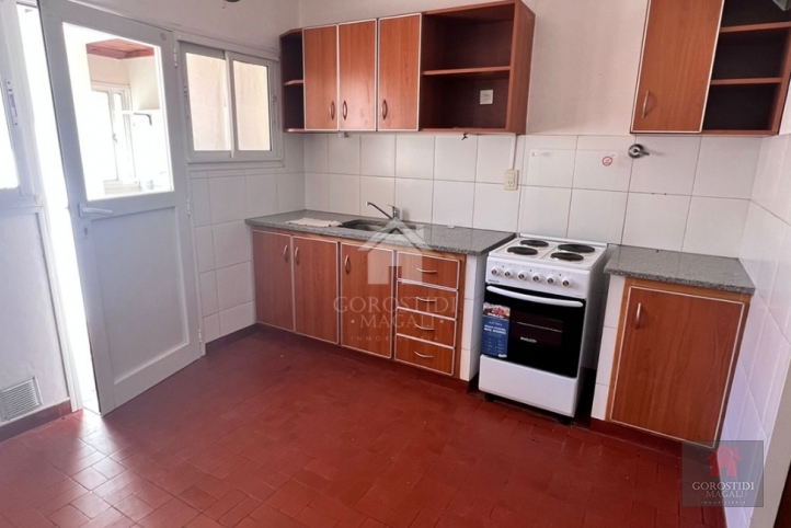 Depto 3 dorm con cochera y balcón — Av. Bolivar