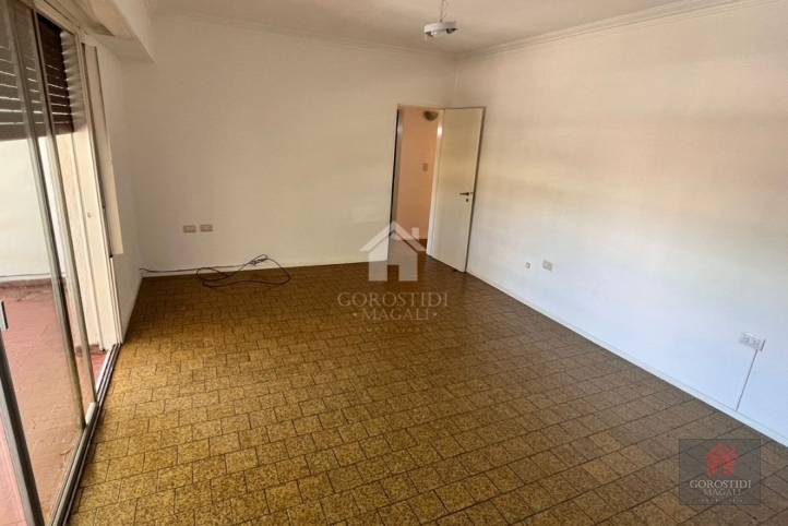 Depto 3 dorm con cochera y balcón — Av. Bolivar