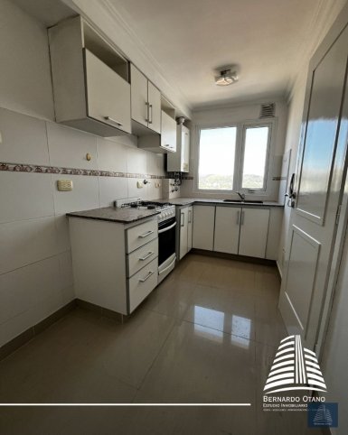 Depto 1 dorm, 1 baño, con cochera — Belgrano 858