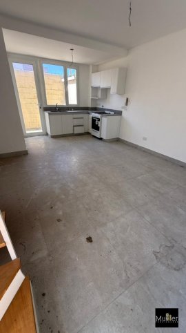 Duplex en venta sobre calle Venezuela — A estrenar
