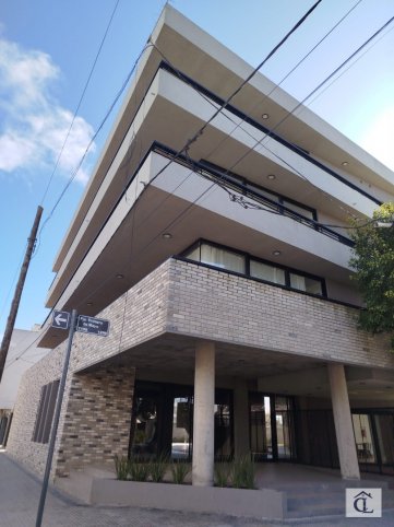 Depto semicéntrico en venta