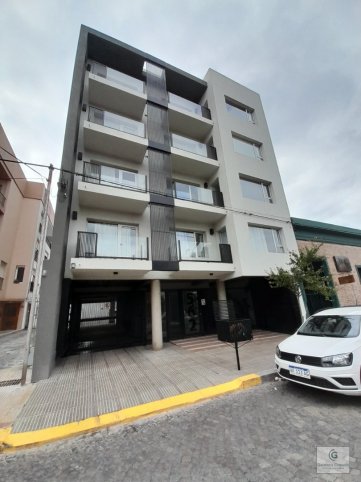 Depto 2 amb, 20m² en primer piso con ascensor — 25 de mayo 562
