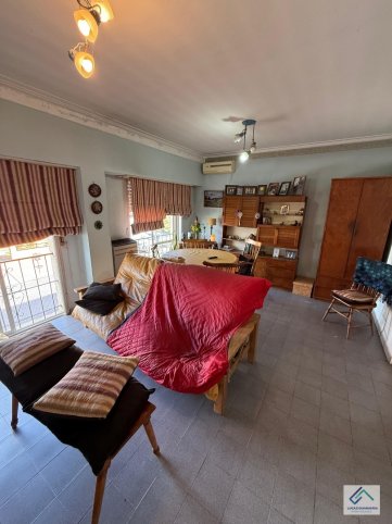 Depto en primer piso, 80m², 2 dorm, 1 baño, con garage