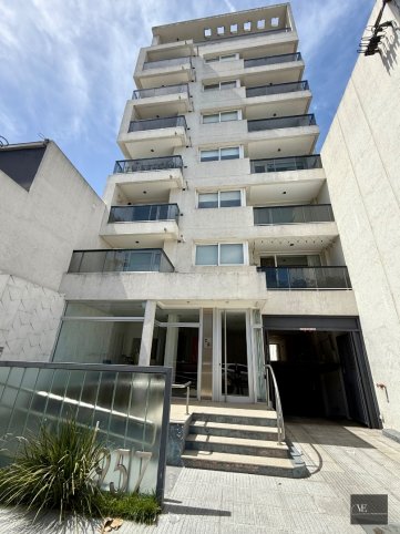 Depto 1 dorm, 55m² en planta baja — Zona Centro