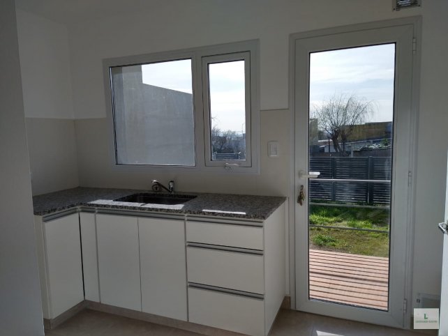 Depto en Venta 85m², 2 dorm, 2 baños, con garage — Arenales 650