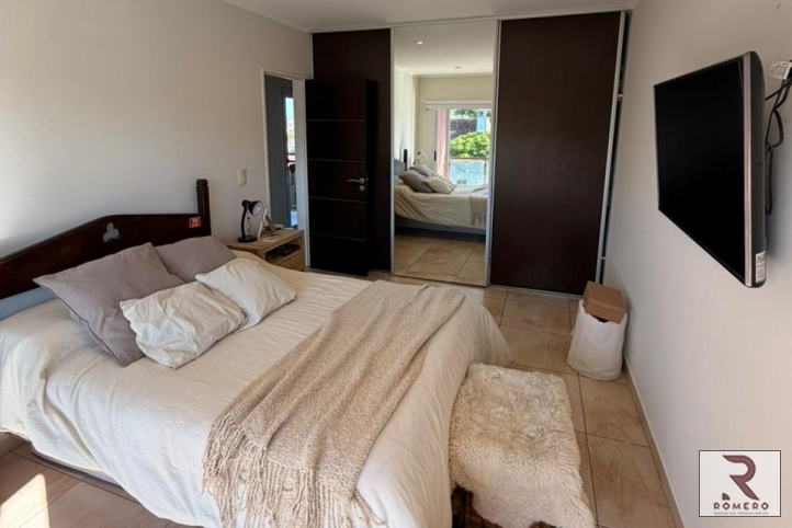 Depto en complejo 2 dorm, 1 baño, 3 balcones — Av. Avellaneda 1454