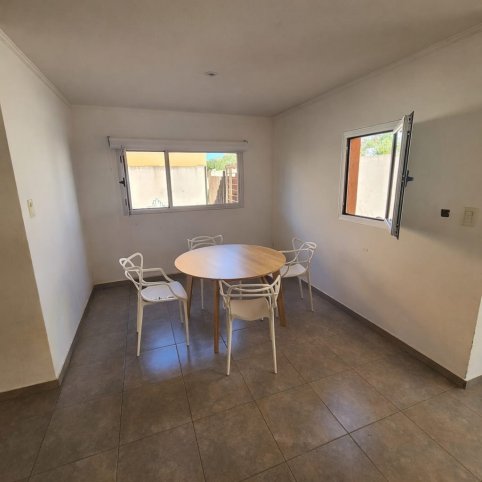 Depto 2 dorm, 70m² con cochera — Liniers al 1200