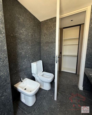 Depto. en Venta monoambiente, 1 baño, 3er piso