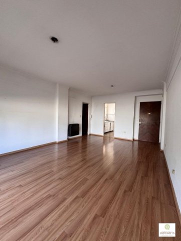 Depto 1 dorm, 58m² en Sarmiento 537, 1er piso, centrico