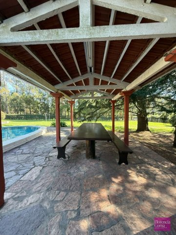 Casa quinta 4 dorm, 180m² con pileta — Don Bosco