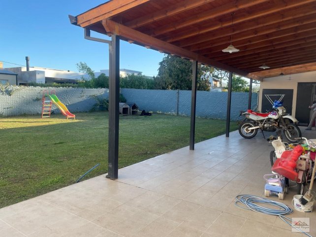Casa moderna 3 dorm, 170m² con garage para 6 autos