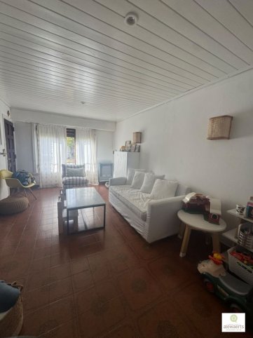 Casa en venta 3 dorm, 1 baño, 1 cochera — Semi Centro