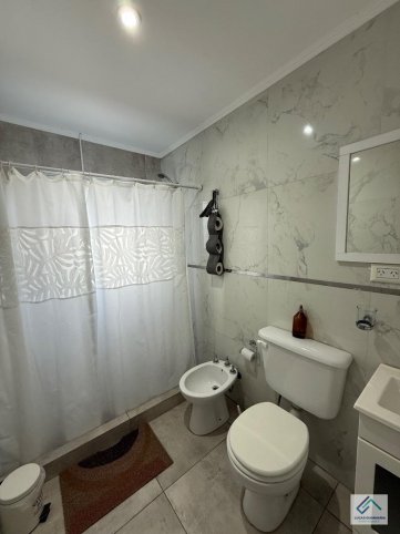 Casa en Argerich 1678, 110m², 3 dorm, 2 baños, garage