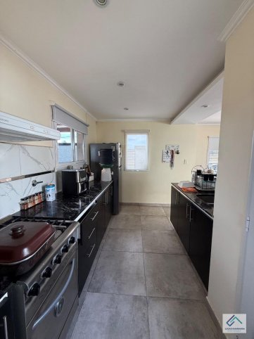 Casa en Argerich 1678, 110m², 3 dorm, 2 baños, garage