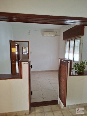 Casa en Venta 2 dorm, 116m² en zona semicéntrica — 14 de Julio y Montevideo