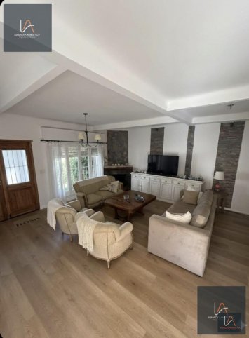 Casa 3 dorm, 280m² con garage — Alsina 700