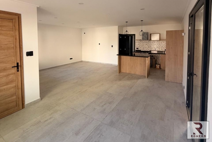 Casa 3 dorm, 160m² con garage — Pinto 1750