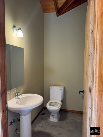 Casa a estrenar en Mosconi 986, 80000m², 2 dorm, 2 baños, garage
