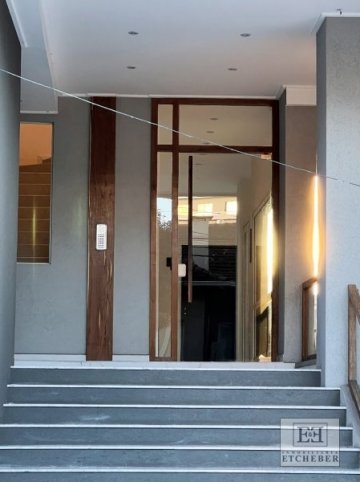 Depto 2 dorm, 1 baño, con cochera y pileta — Zona céntrica