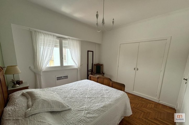 Depto 3 dorm, 77m² en 5º piso con cochera — Sarmiento