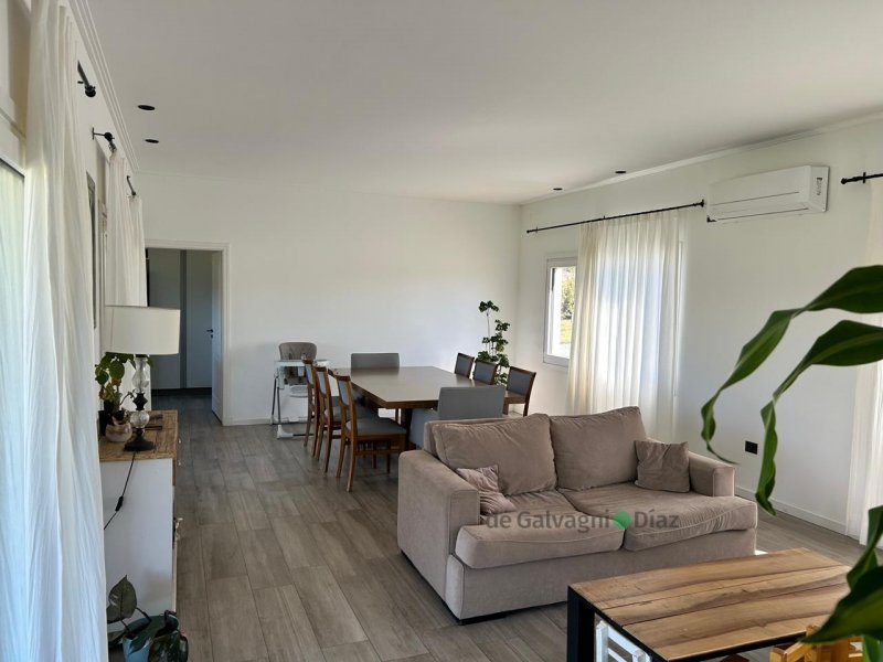 Casa en Venta Zona Bco. Provincia, 250m², 3 dorm, 3 baños, garage