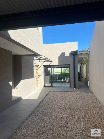 Casa 3 dorm, 190m² a estrenar con pileta y garage