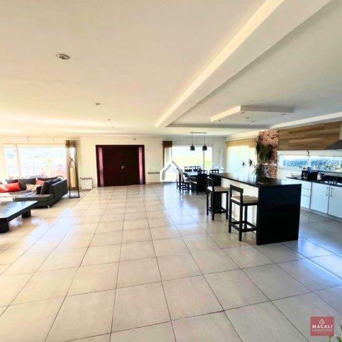 Casa en VENTA Barrio Entre Sierras, Tandil 2 Dormitorios, 300 m²