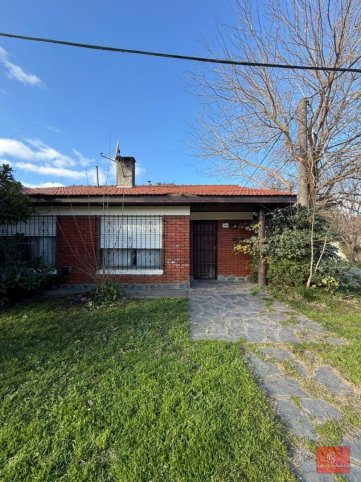 Casa 3 dorm, 250m² en Barrio Uncas