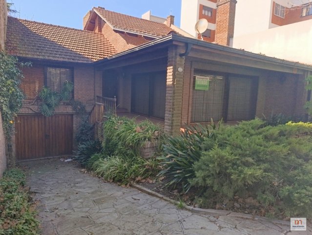 Casa 6 dorm, 286m² a reciclar — Fuerte Independencia