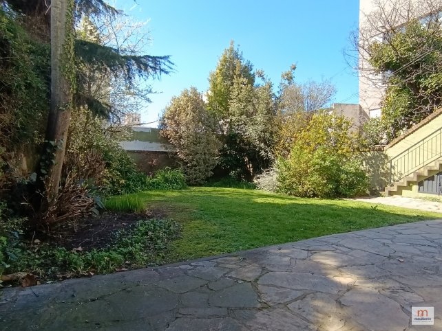 Casa 6 dorm, 286m² a reciclar — Fuerte Independencia