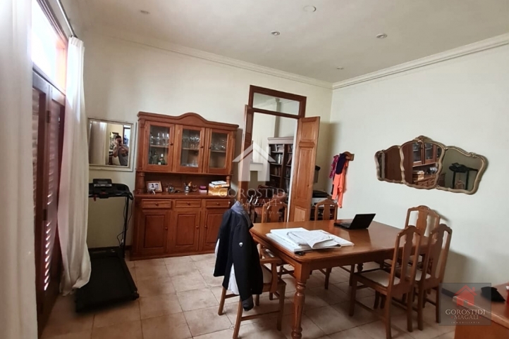 Casa 3 dorm, 180m² con patio y terraza